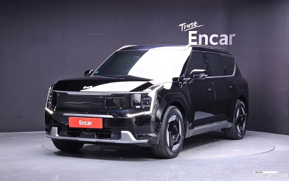 Kia EV9 4WD 2023 — photo 1, buy with delivery to Moscow