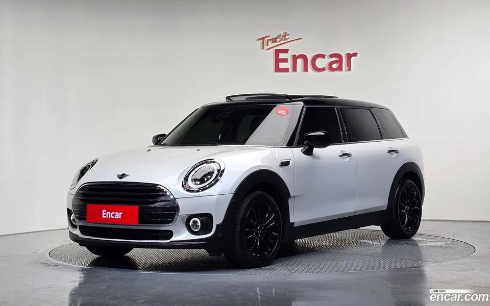 MINI Cooper Clubman 2023 — photo 1, buy with delivery to Moscow