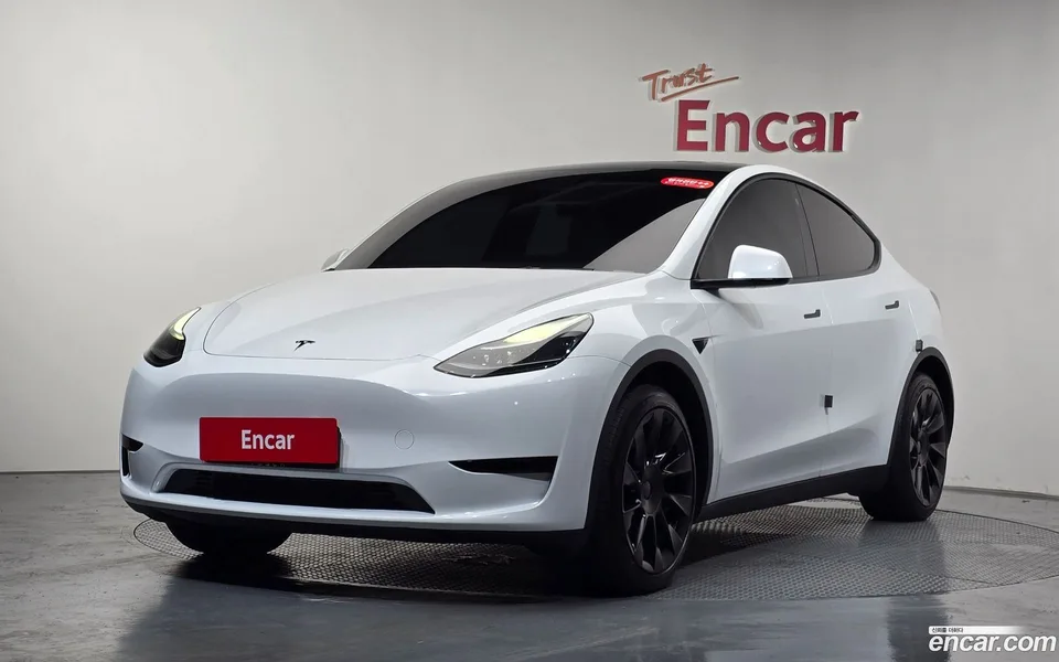 Tesla Model Y RWD 2024 — photo 1, buy with delivery to Moscow
