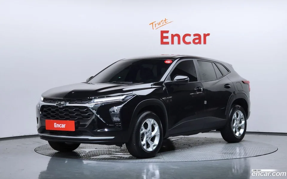 Chevrolet Trax Crossover 1.2 LT 2024 — photo 1, buy with delivery to Moscow