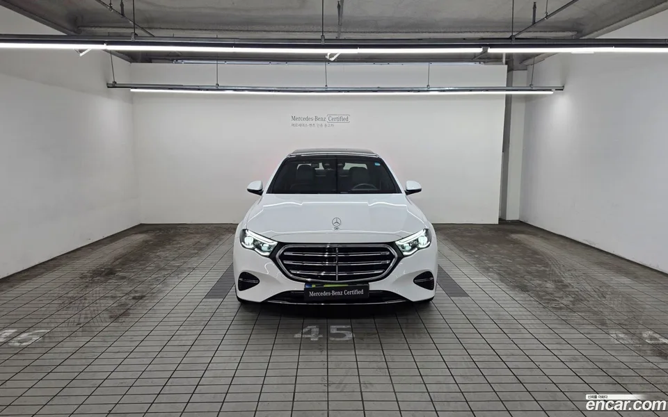 Mercedes-Benz E-Class E450 4MATIC 2025 — thumbnail 3