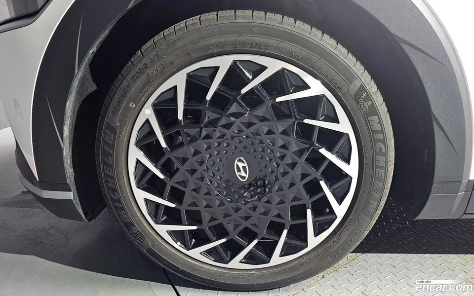 Hyundai Ioniq 5 2024 — thumbnail 2