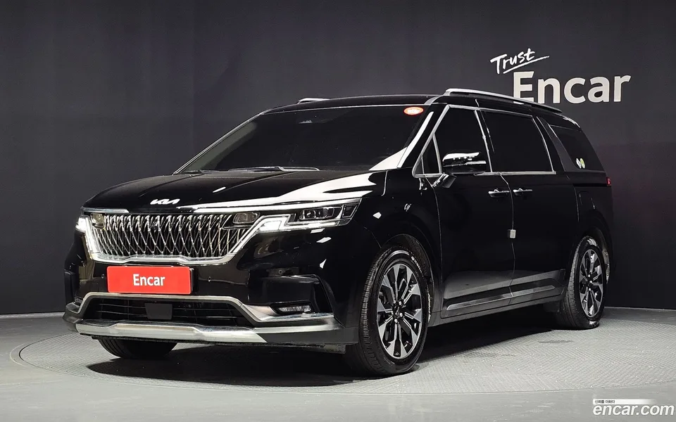 Kia Carnival 9 2023 — фото 1, купить с доставкой в Москву