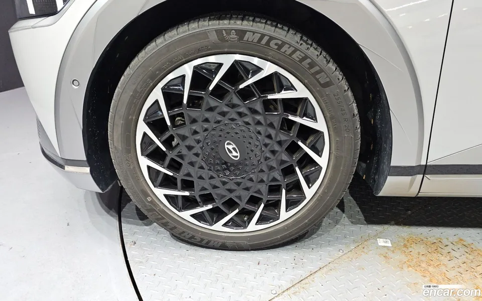 Hyundai Ioniq 5 2024 — thumbnail 2