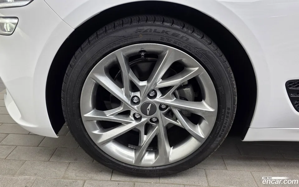 Genesis G70 2.0T 2WD 2022 — thumbnail 2