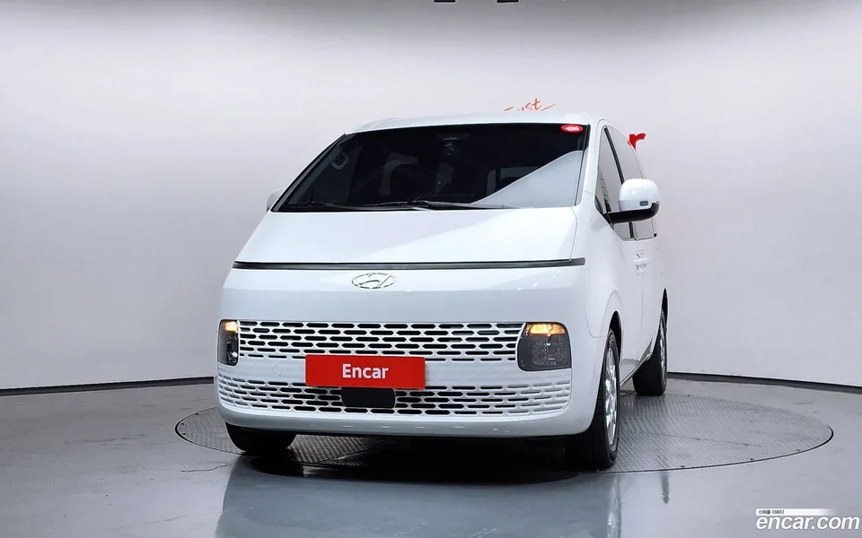 Hyundai Staria L3.5 / 2022 — thumbnail 3