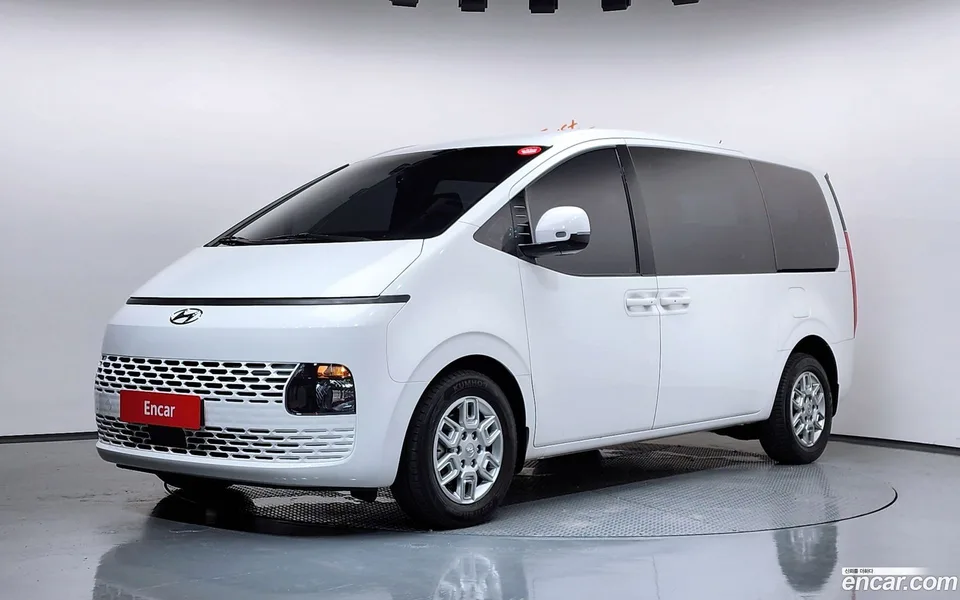 Hyundai Staria L3.5 / 2022 — photo 1, buy with delivery to Moscow
