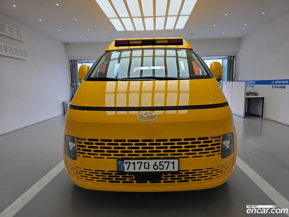 Hyundai Staria L3.5 2022 — thumbnail 3
