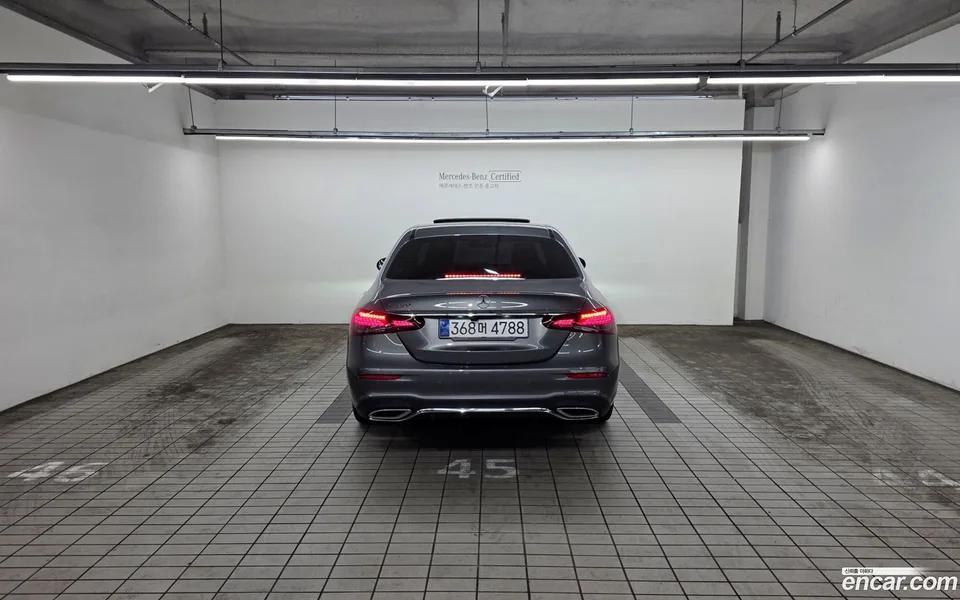 Mercedes-Benz E-Class E250 AMG Line 2023 — thumbnail 4