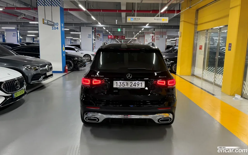 Mercedes-Benz GLB-Class GLB250 4MATIC 2023 — thumbnail 4