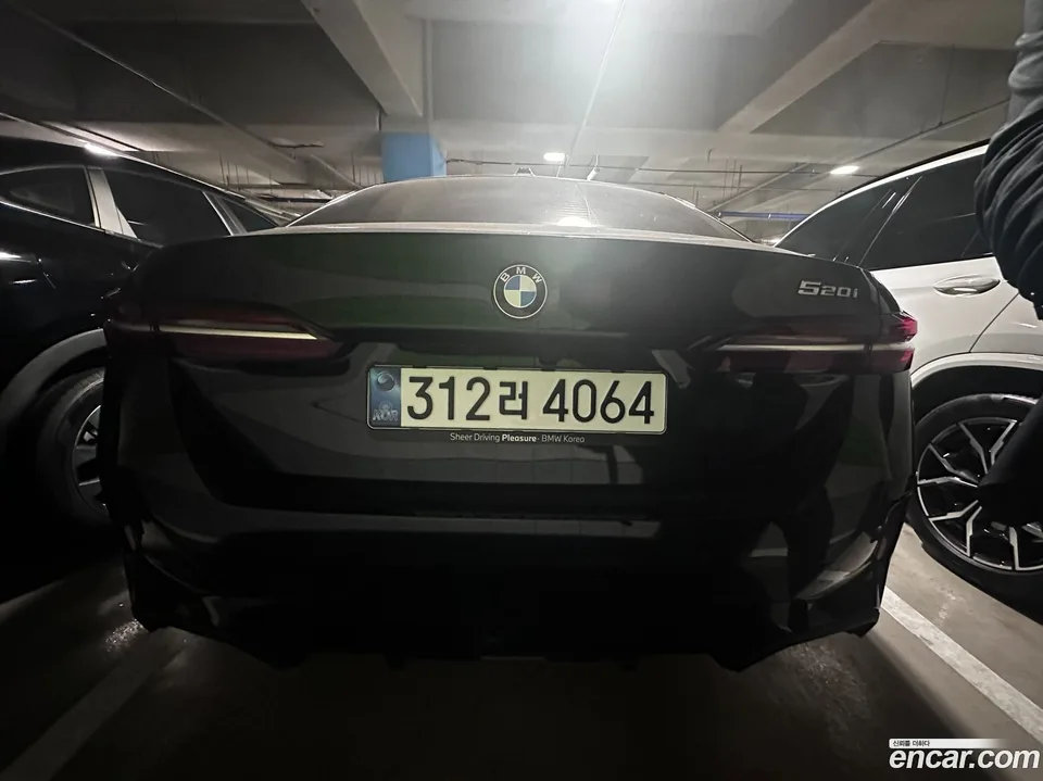 BMW 5 Series 520i M 2025 — thumbnail 5