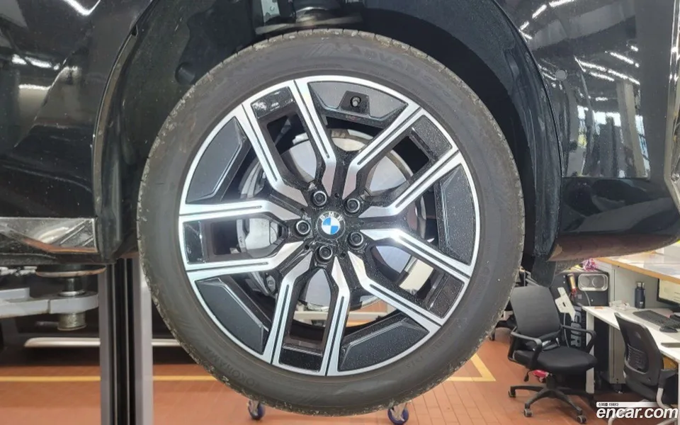 BMW 7 Series 740d xDrive M 2025 — thumbnail 4