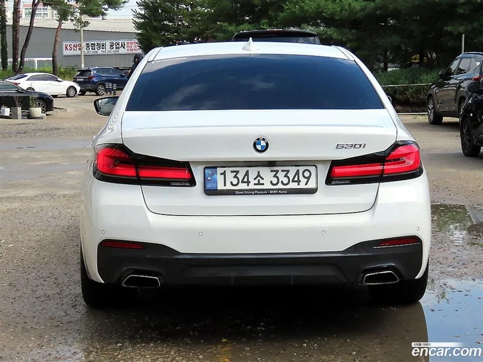 BMW 5 Series 530i M 2023 — thumbnail 4