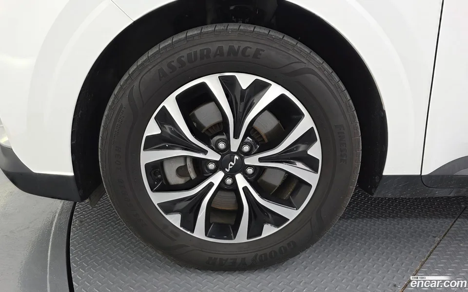 Kia Carnival 9 2022 — thumbnail 5
