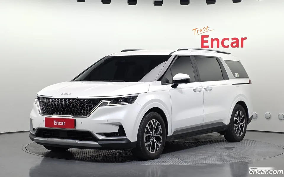 Kia Carnival 9 2022 — photo 1, buy with delivery to Moscow