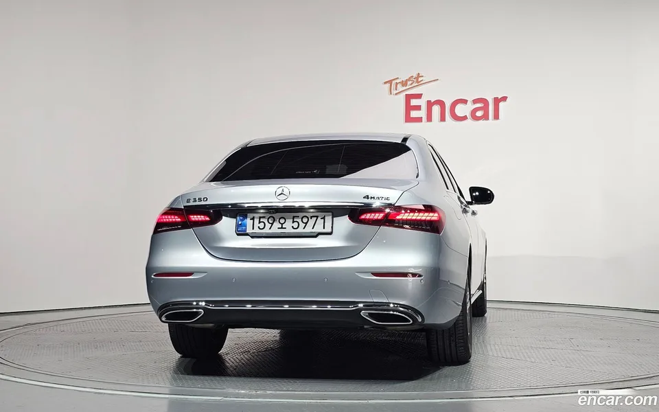Mercedes-Benz E-Class E350 4MATIC 2022 — thumbnail 4
