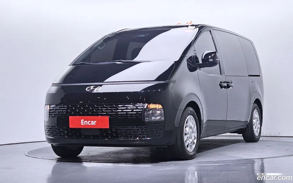 Hyundai Staria 11 2022 — photo 1, buy with delivery to Moscow