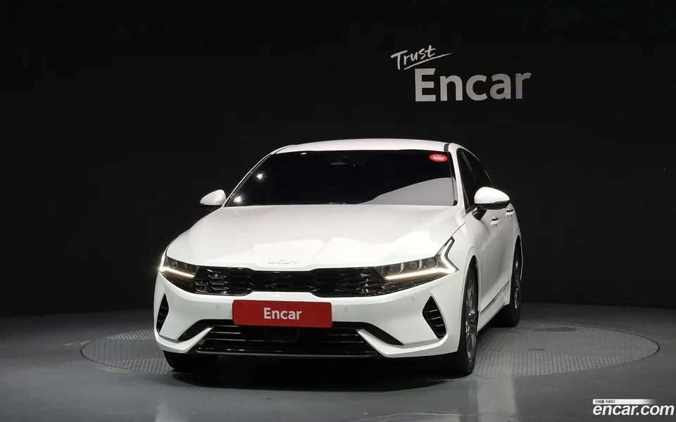 Kia K5 Hybrid 2023 — thumbnail 3