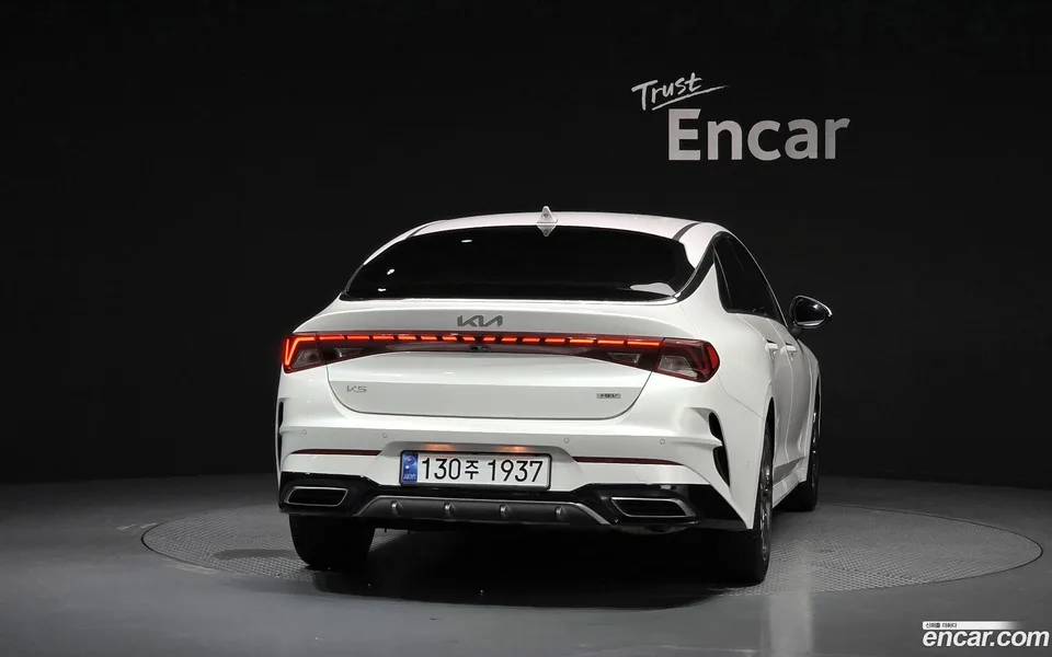 Kia K5 Hybrid 2023 — thumbnail 4