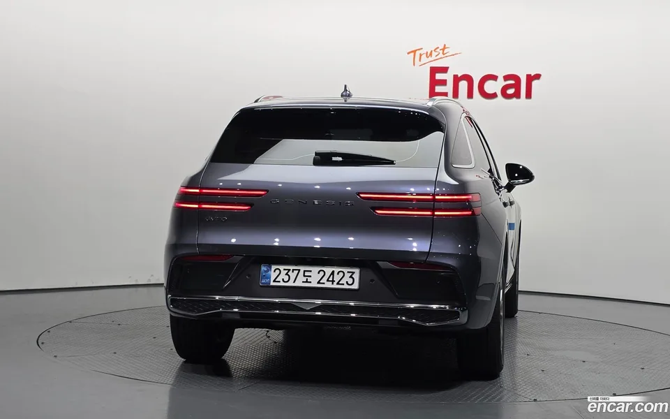 Genesis GV70 2.5T 2WD 2025 — thumbnail 4