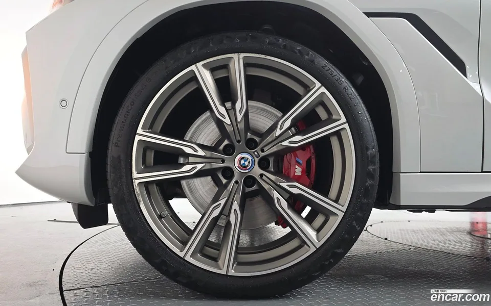 BMW X6 M50i 2022 — thumbnail 2