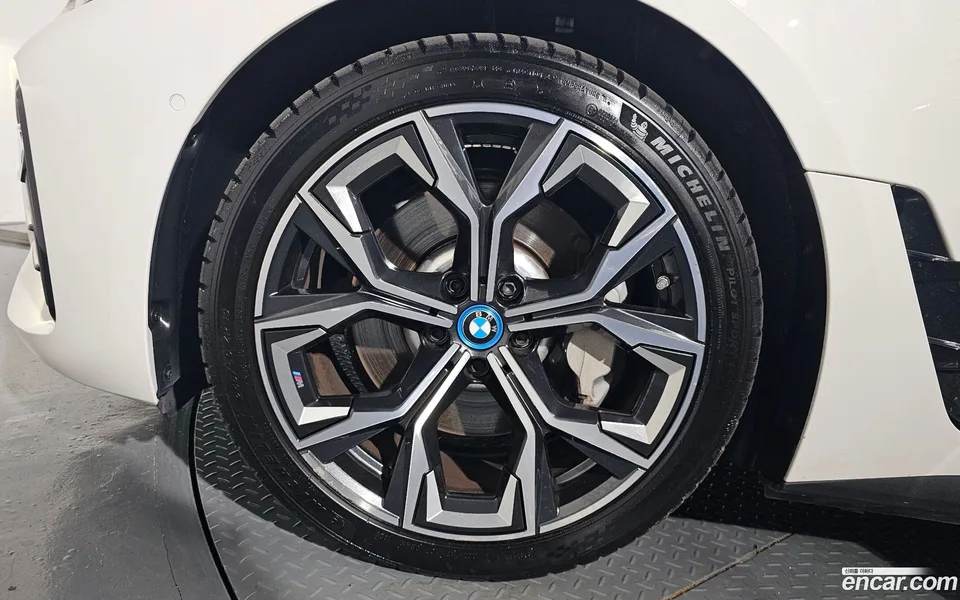 BMW i4 eDrive40 M 2022 — thumbnail 2