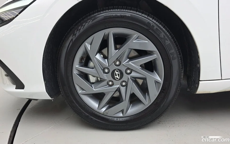 Hyundai Avante CN7 1.6 2023 — thumbnail 2