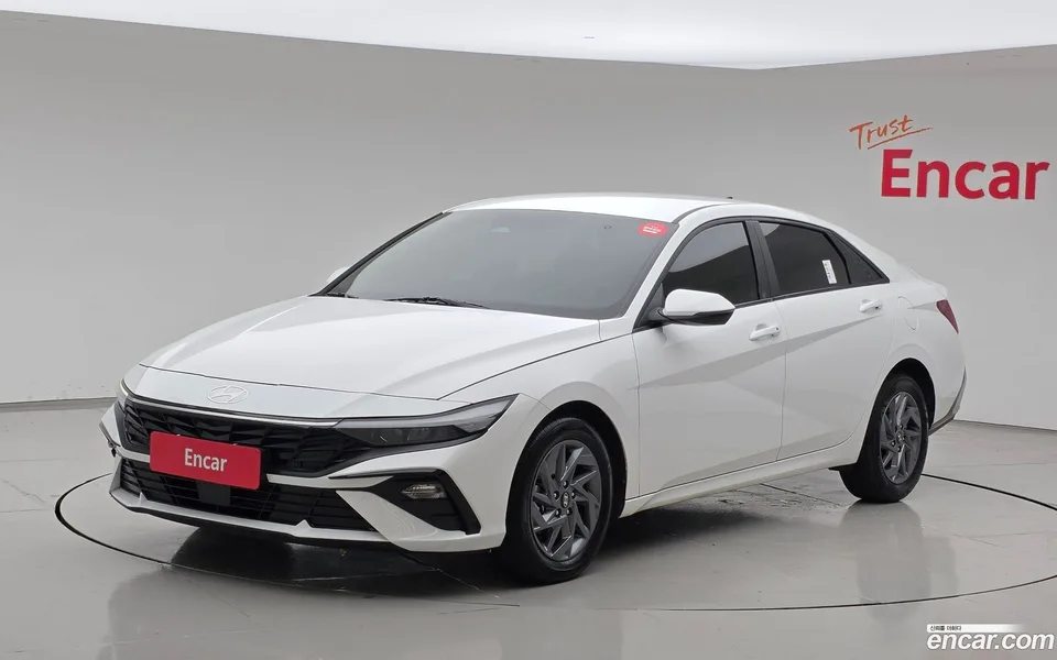 Hyundai Avante CN7 1.6 2023 — photo 1, buy with delivery to Moscow