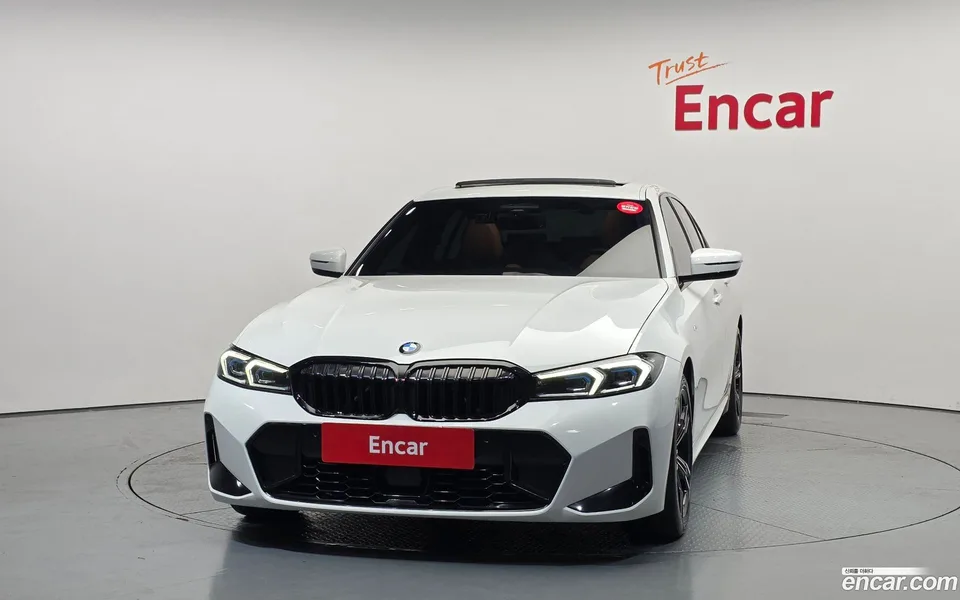 BMW 3 Series 320i M 2023 — thumbnail 3