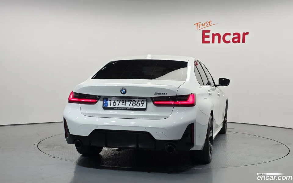 BMW 3 Series 320i M 2023 — thumbnail 4