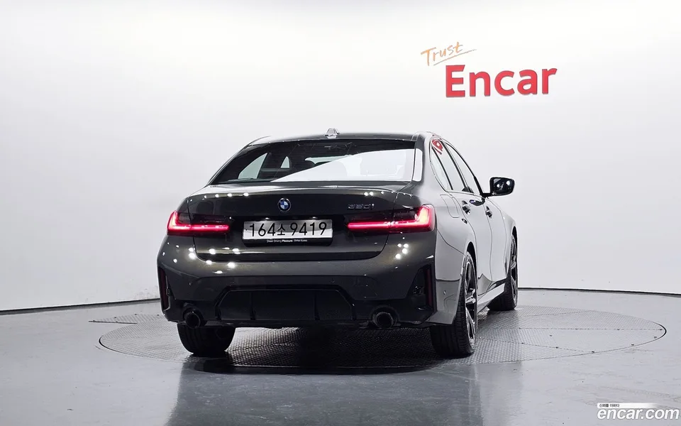 BMW 3 Series 320i M 2025 — thumbnail 4