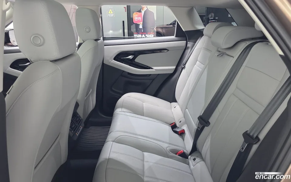 Land Rover Range Rover Evoque P250 S 2025 — thumbnail 4