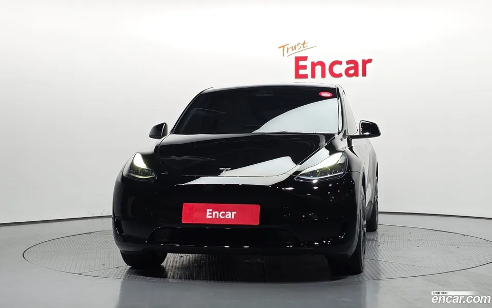 Tesla Model Y RWD 2023 — thumbnail 3