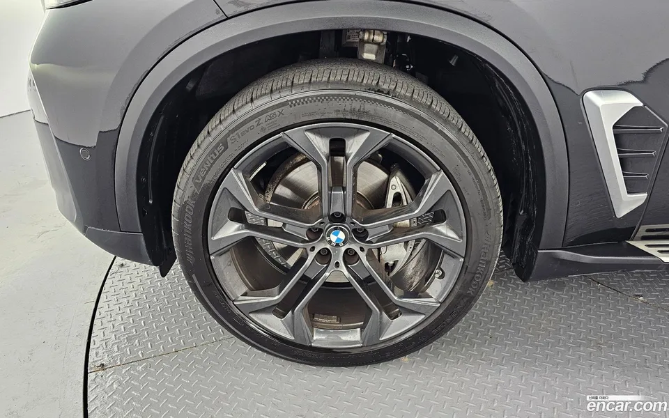 BMW X5 xDrive 40i xLine 2024 — thumbnail 2