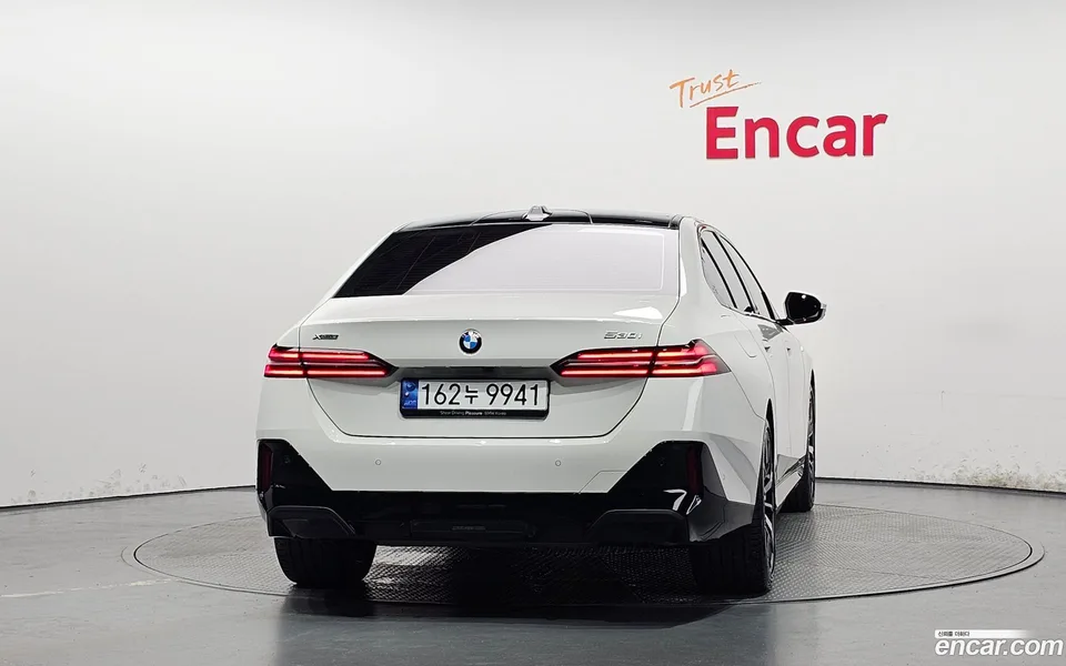 BMW 5 Series 530i xDrive M 2025 — thumbnail 4