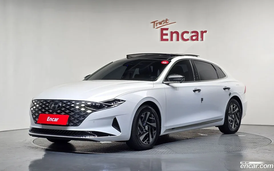 Hyundai Grandeur IG Hybrid 2022 — фото 1, купить с доставкой в Москву