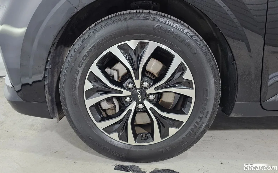 Kia Carnival 9 2023 — thumbnail 2