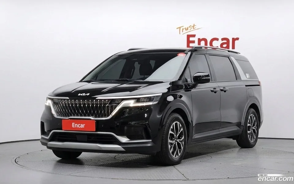 Kia Carnival 9 2023 — photo 1, buy with delivery to Moscow