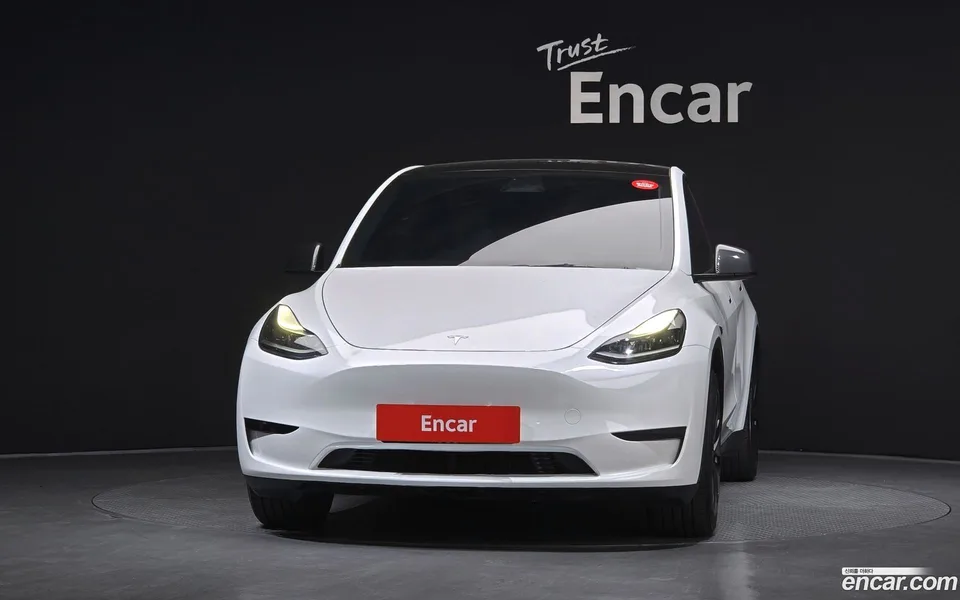 Tesla Model Y RWD 2024 — thumbnail 3