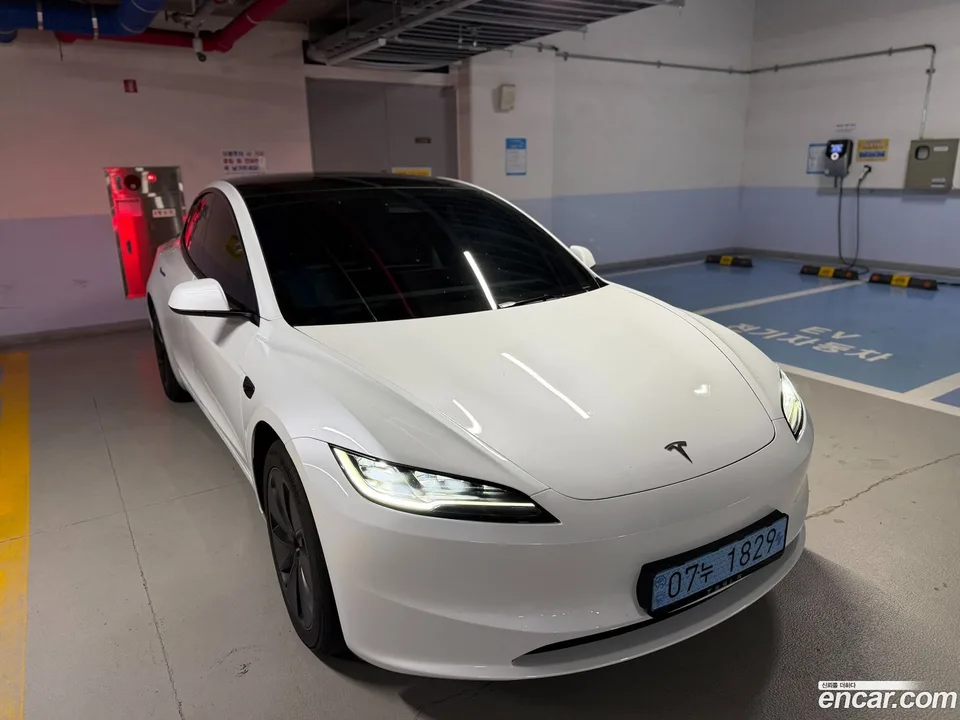 Tesla Model 3 AWD 2025 — thumbnail 3