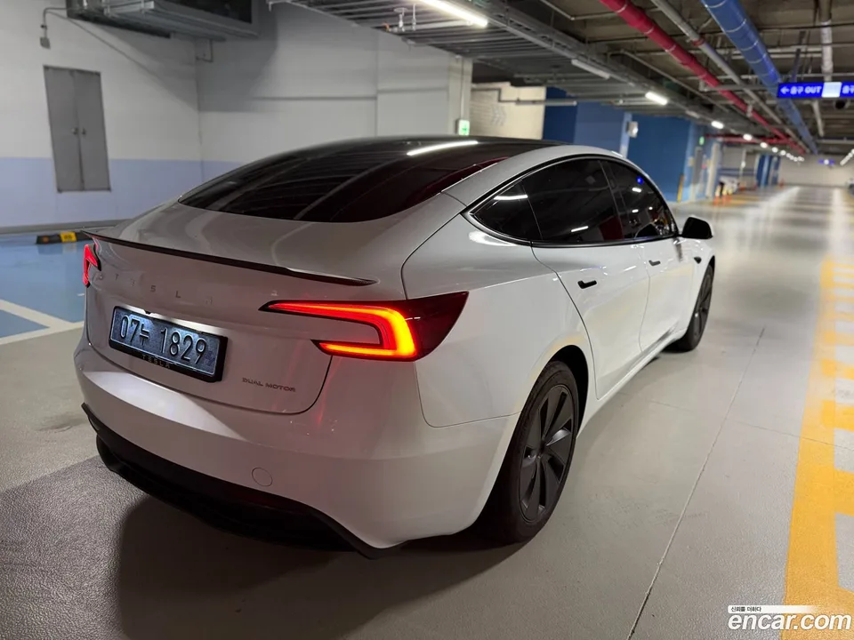 Tesla Model 3 AWD 2025 — thumbnail 5