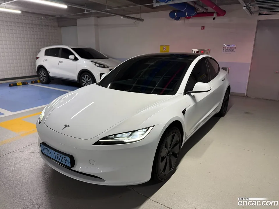 Tesla Model 3 AWD 2025 — photo 1, buy with delivery to Moscow