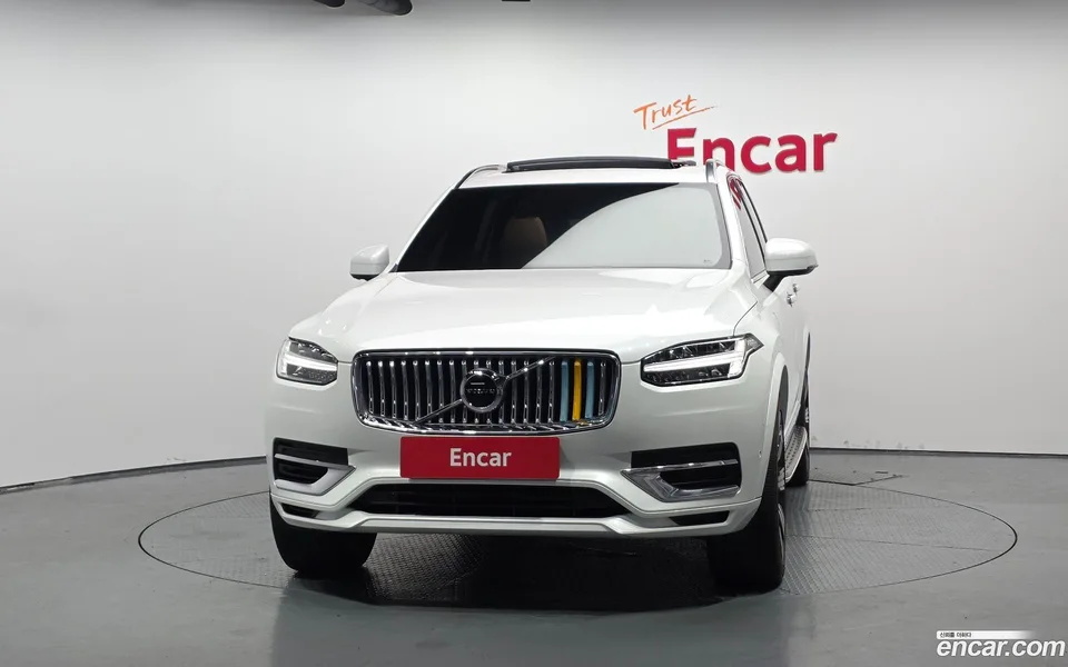 Volvo XC90 T8 2022 — миниатюра 3