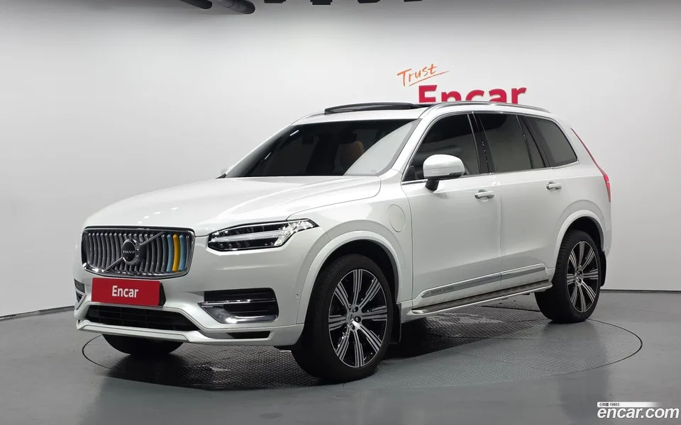 Volvo XC90 T8 2022 — photo 1, buy with delivery to Moscow