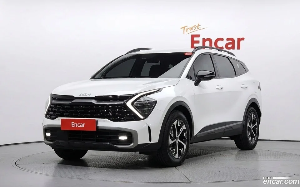 Kia Sportage Hybrid 2WD 2022 — photo 1, buy with delivery to Moscow