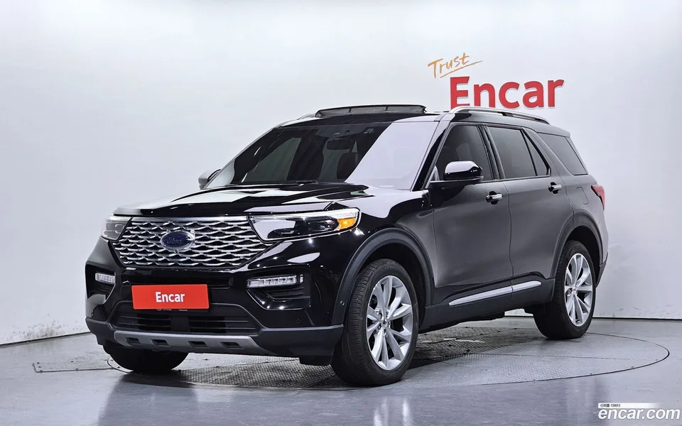 Ford Explorer 3.0 4WD 2022 — photo 1, buy with delivery to Moscow