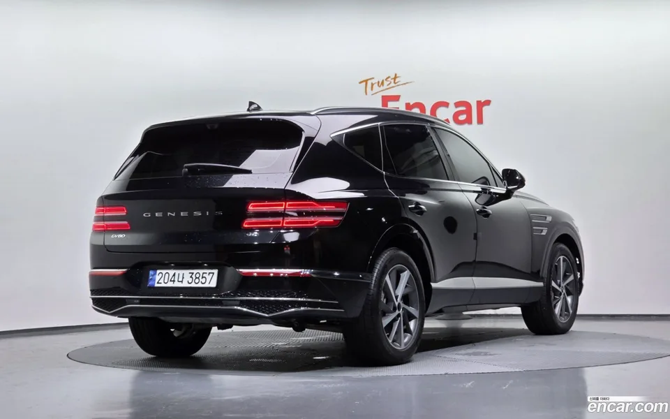 Genesis GV80 2.5T AWD 2025 — photo 1, buy with delivery to Moscow