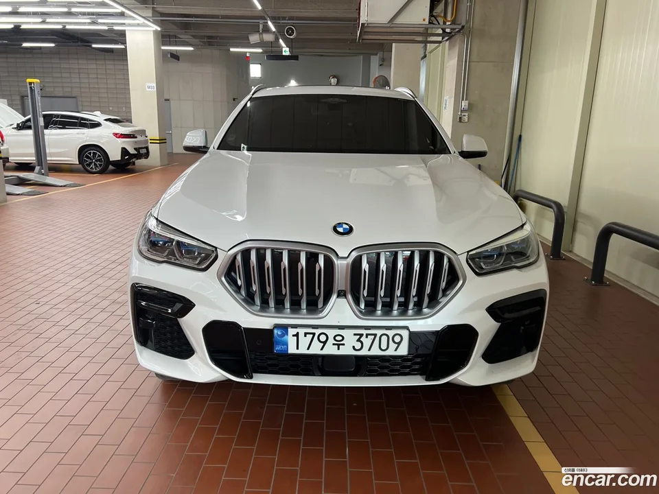 BMW X6 xDrive40i M 2022 — thumbnail 2