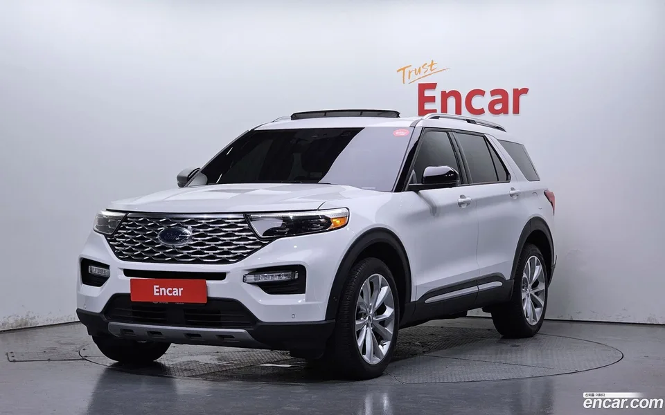 Ford Explorer 3.0 4WD 2022 — photo 1, buy with delivery to Moscow