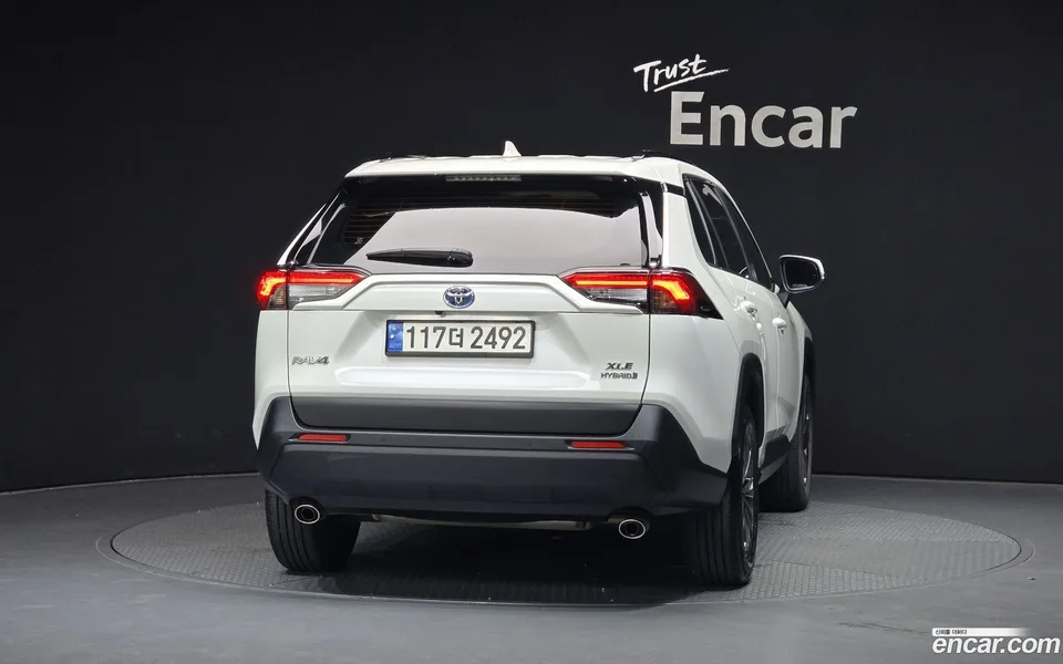 Toyota RAV4 2.5 2WD 2022 — thumbnail 4